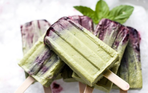Matcha-Blueberry-Popsicles-Healthy-Taste-Eat-Summer-Very-Sarie-TheGirlWhoKnows
